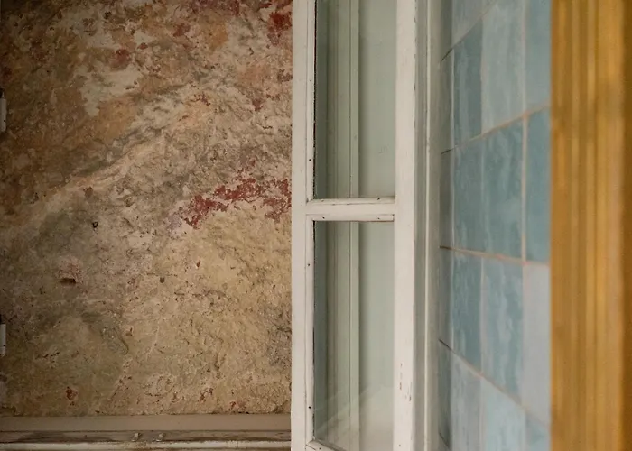 Amante Boutique Πανσιόν Κουρεσάαρε